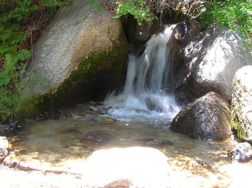 One of the first streams on Mt Whitney Trail