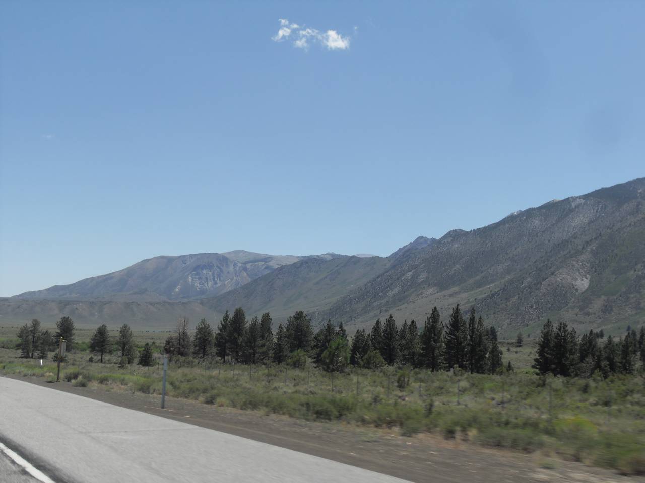Sierra Nevada mountains outside Mammoth